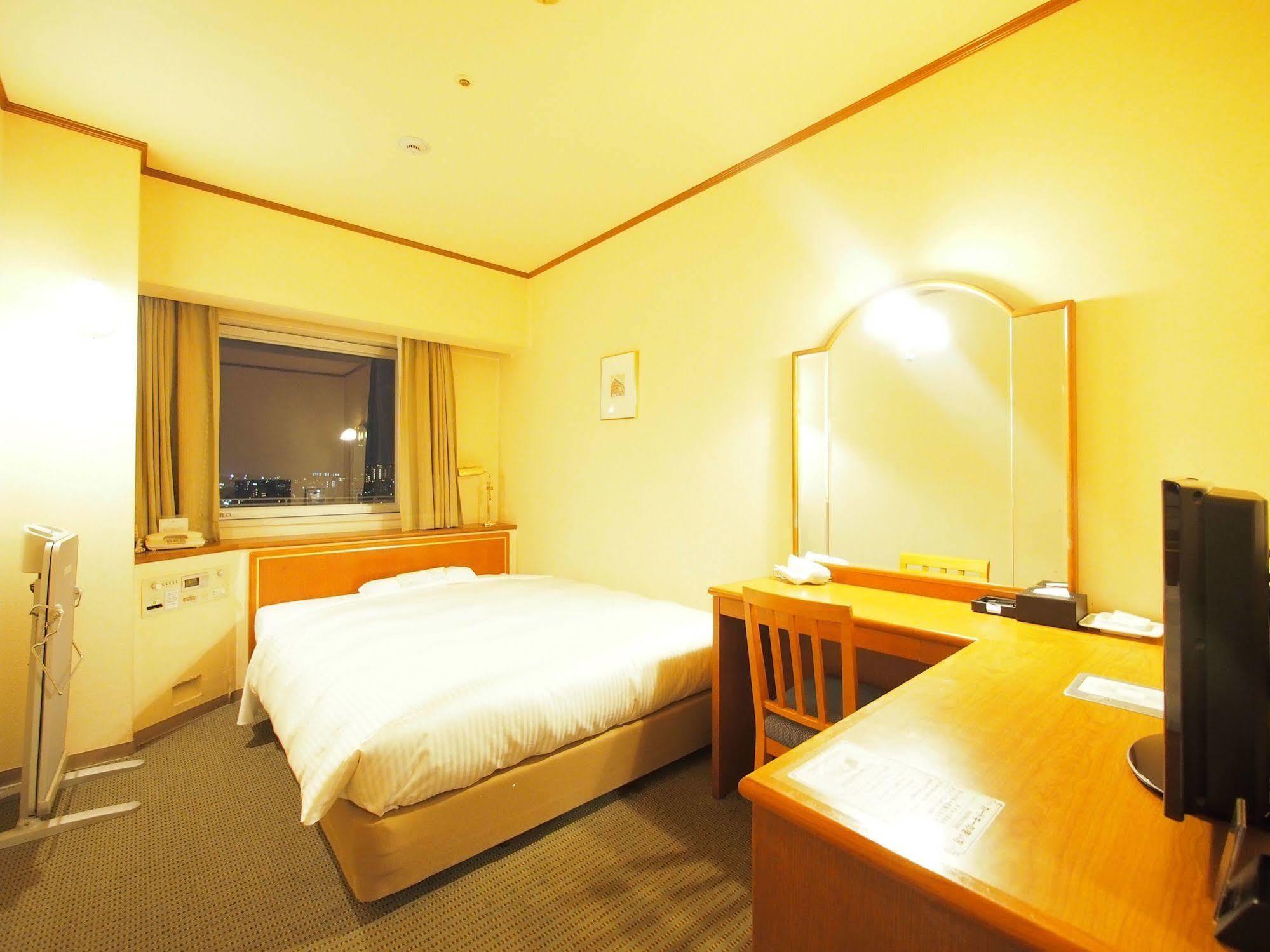 Yokohama Isezakicho Washington Hotel Buitenkant foto